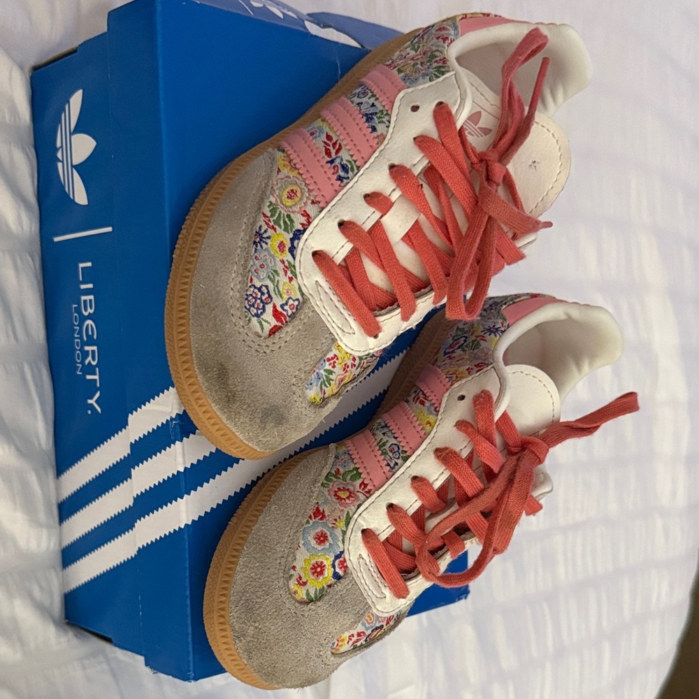 Adidas x Liberty of London Samba
OG Girls Sneakers Floral
Kids Collab